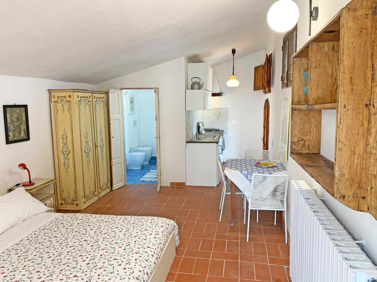 S.M. Il Castro Apartment Monteriggioni Bagian luar foto
